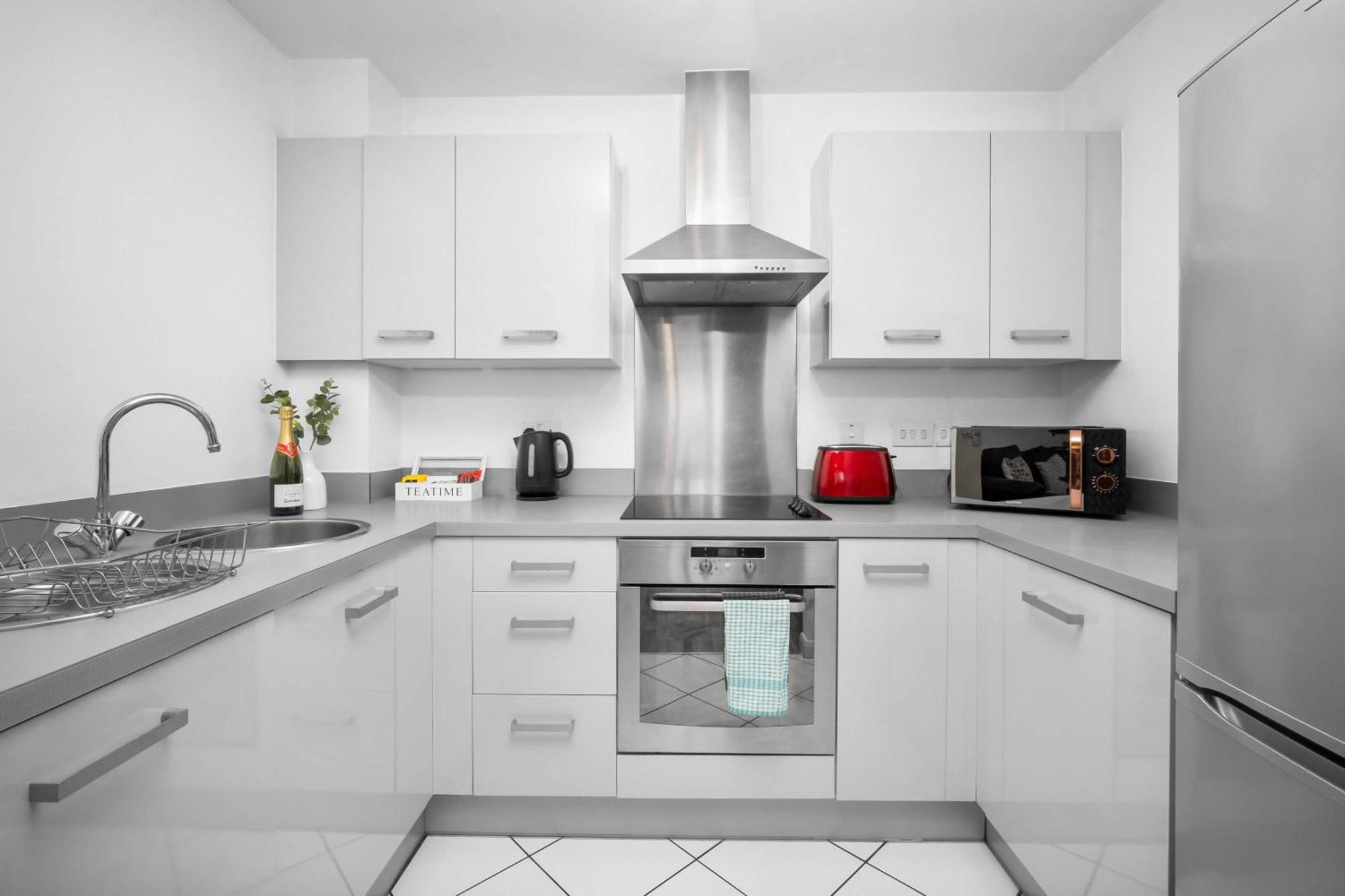 Large Centre - Balcony - Free Wifi & Netflix 85s Apartamento *