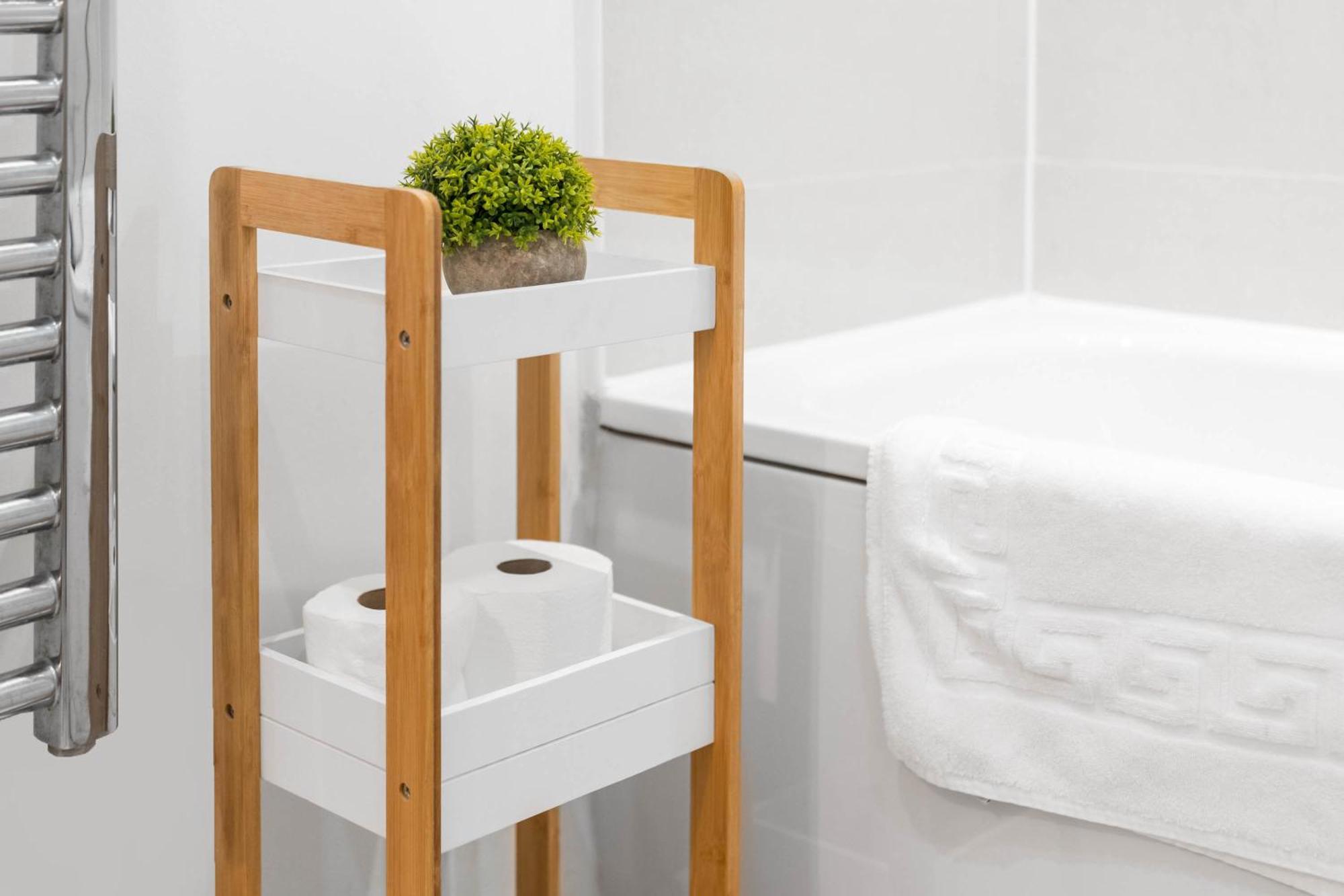 Apartment Large Centre - Balcony - Free Wifi & Netflix 85s *